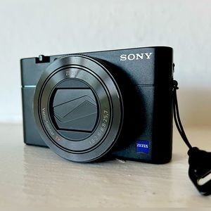 Sony Digital Still Camera DSC-RX100M5A